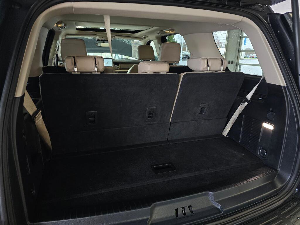 Used 2024 Ford Expedition Limited image 16