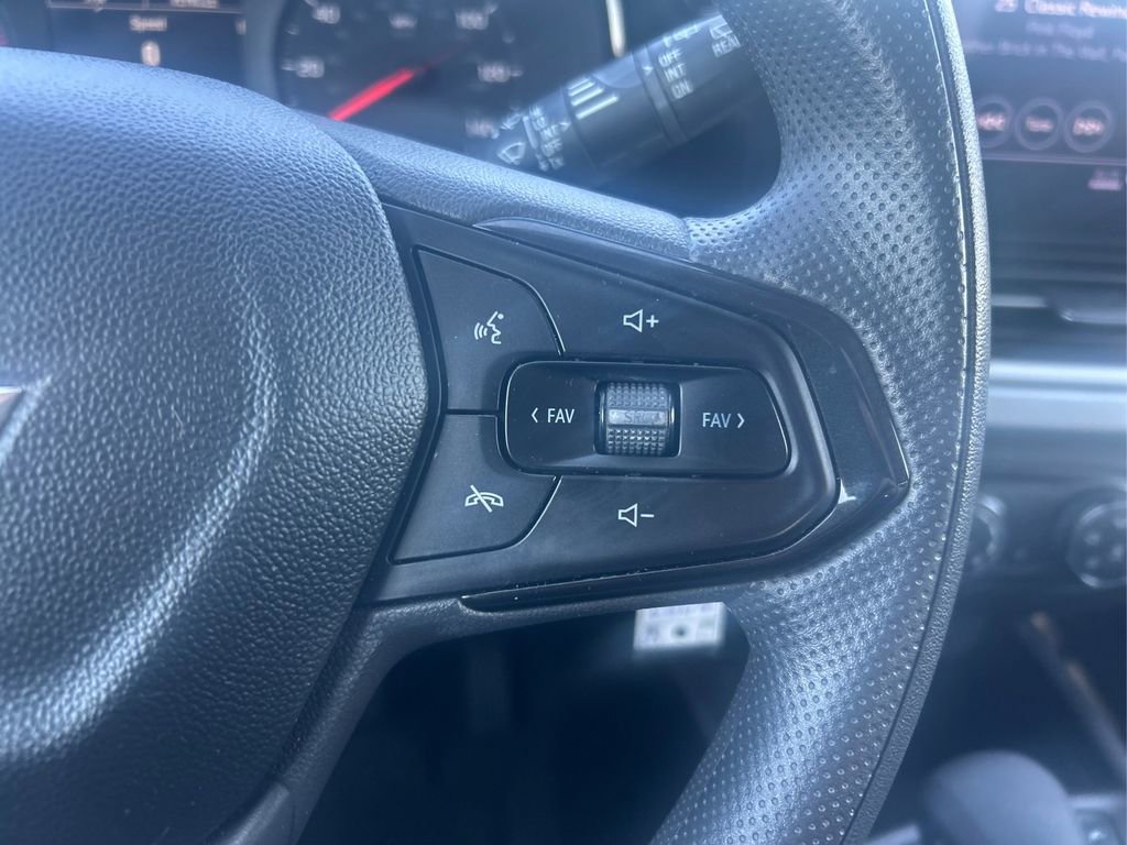 Used 2024 Chevrolet Trax LS w/ LS Convenience Package FWD image 28