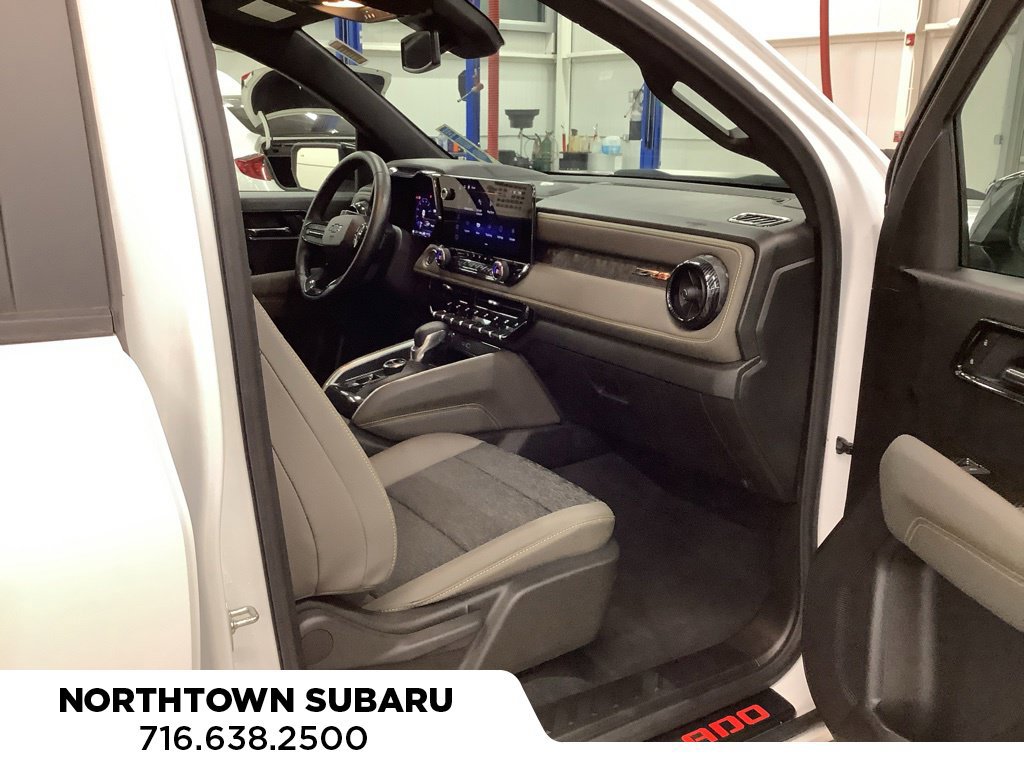 Used 2024 Chevrolet Colorado ZR2 w/ Technology Package AWD/4WD image 14