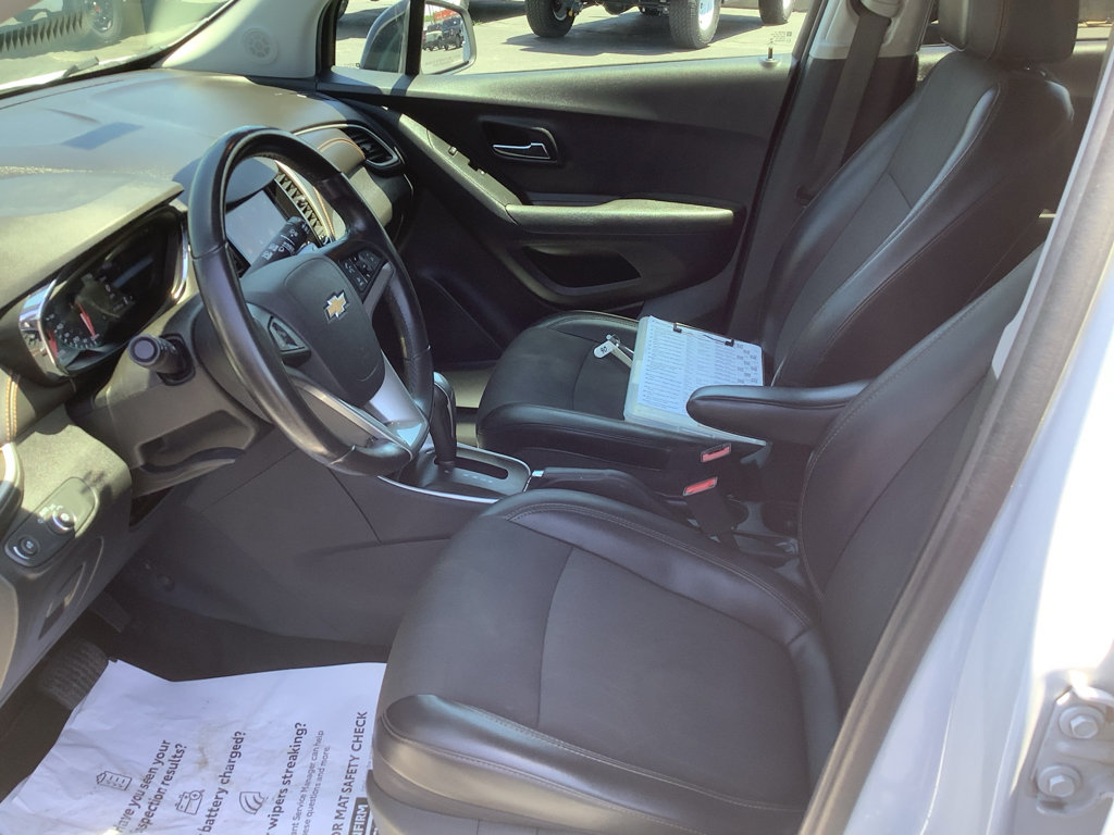 Used 2020 Chevrolet Trax LT w/ Redline Edition AWD/4WD image 11
