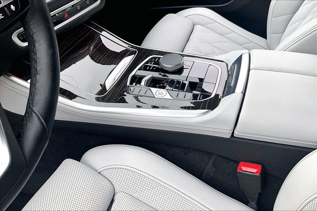 Used 2024 BMW X5 sDrive40i w/ Premium Package image 19