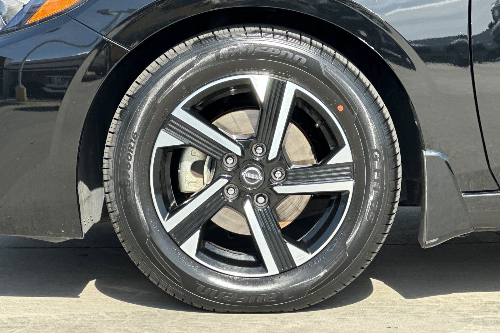 Used 2024 Nissan Sentra SV FWD image 24