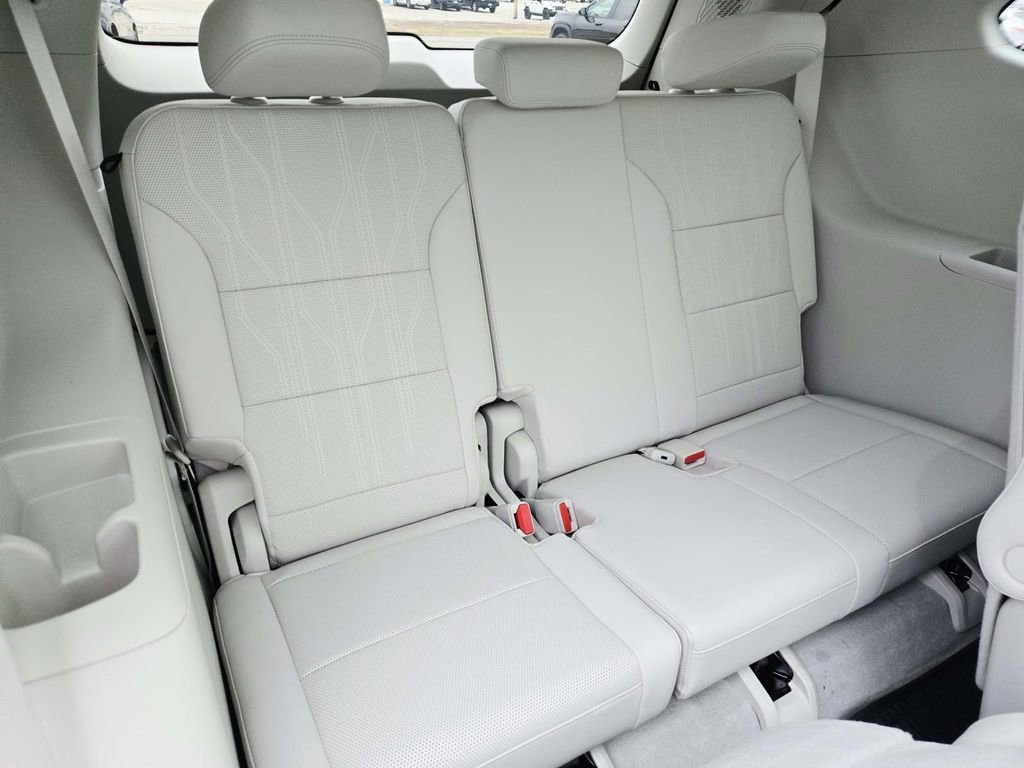 New 2026 Buick Enclave Avenir w/ Super Cruise Package image 16