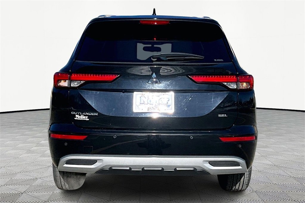 Used 2022 Mitsubishi Outlander SEL image 4