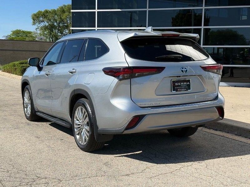 Used 2024 Toyota Highlander Platinum AWD/4WD image 5