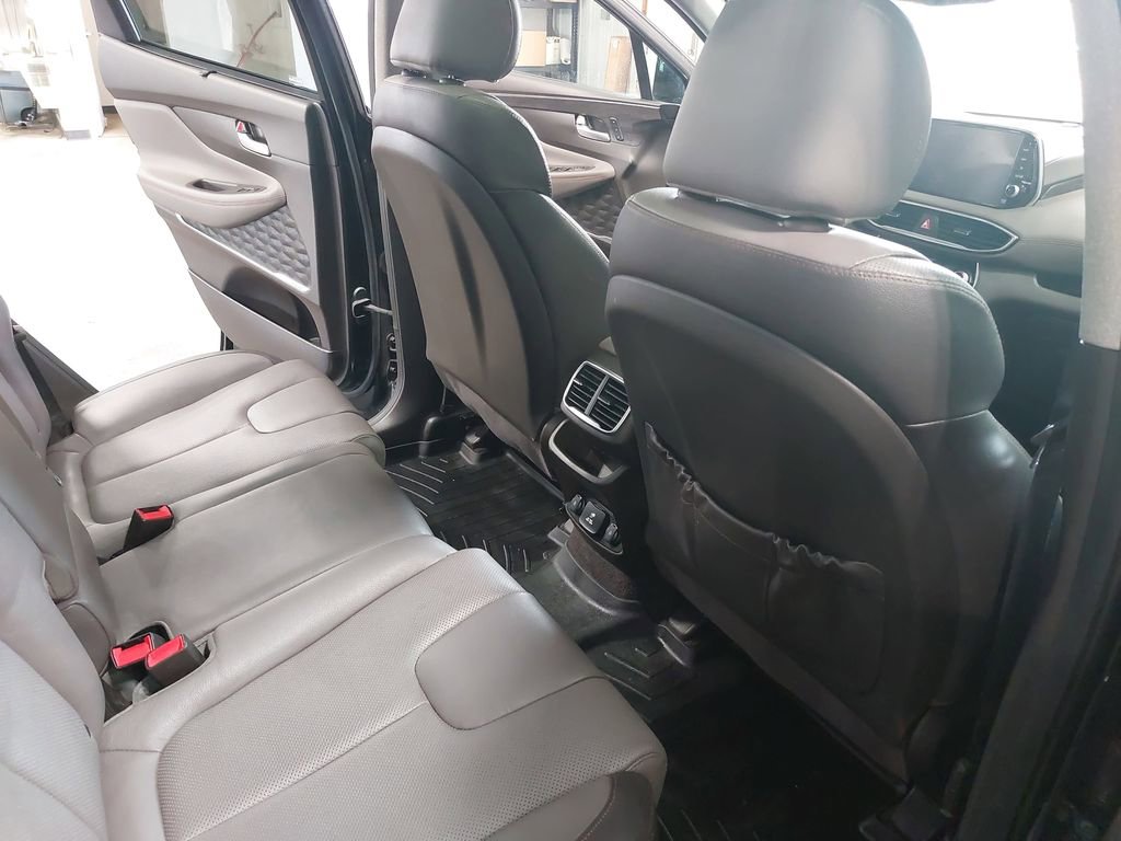 Used 2019 Hyundai Santa Fe AWD image 11