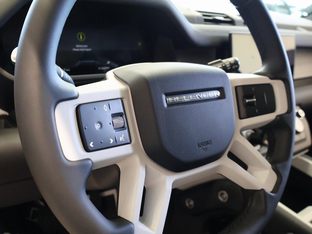 New 2025 Land Rover Defender 130 X-Dynamic SE image 18