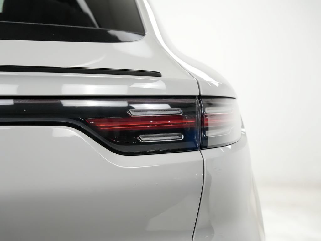 Certified 2021 Porsche Cayenne Coupe AWD/4WD image 12