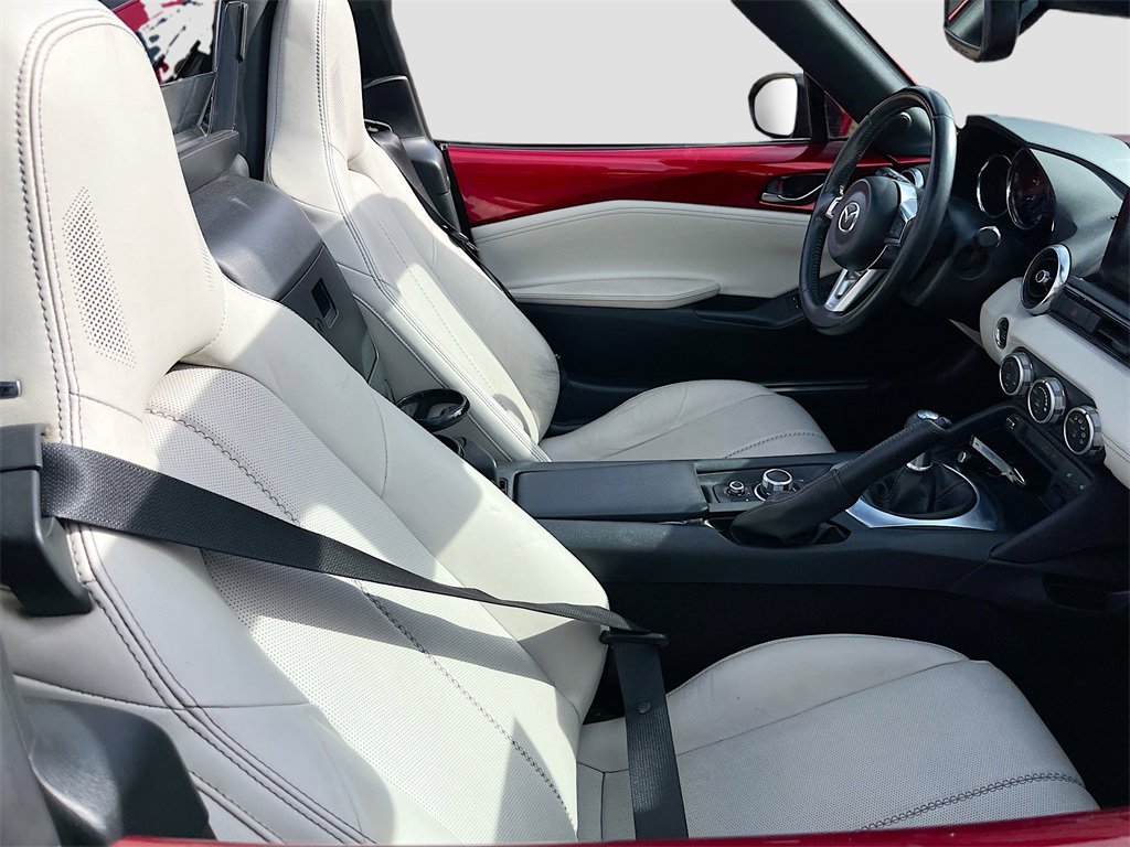 Used 2021 MAZDA MX-5 Miata RF Grand Touring w/ Appearance Package image 26