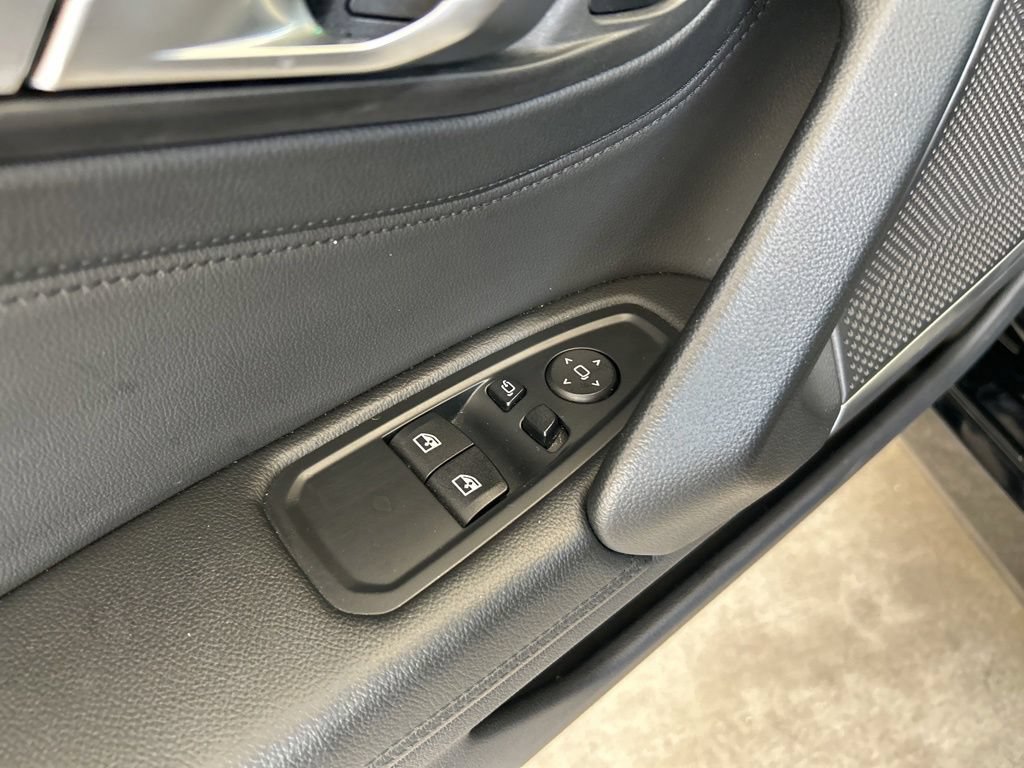 Used 2025 BMW Z4 sDrive30i RWD image 37