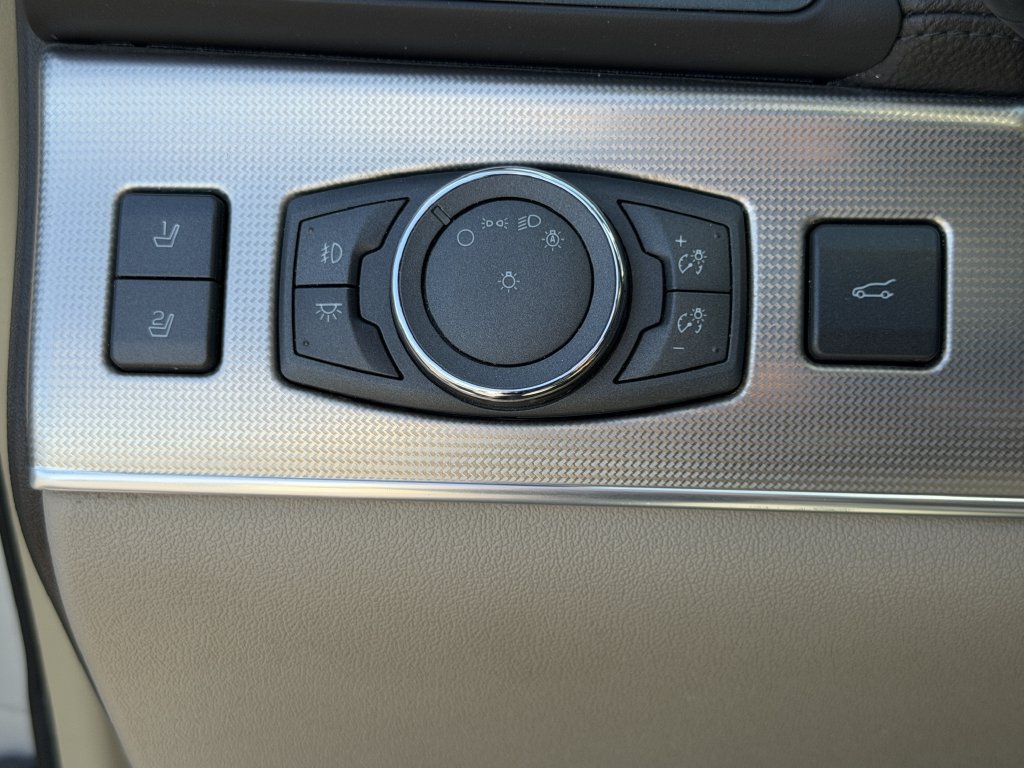 Used 2014 Lincoln MKX FWD image 24