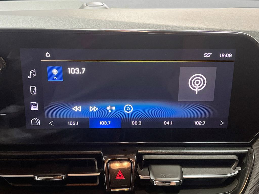 Used 2025 Chevrolet TrailBlazer RS w/ Convenience Package image 14