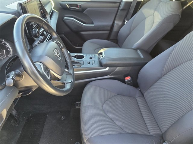 Used 2024 Toyota Highlander LE image 10