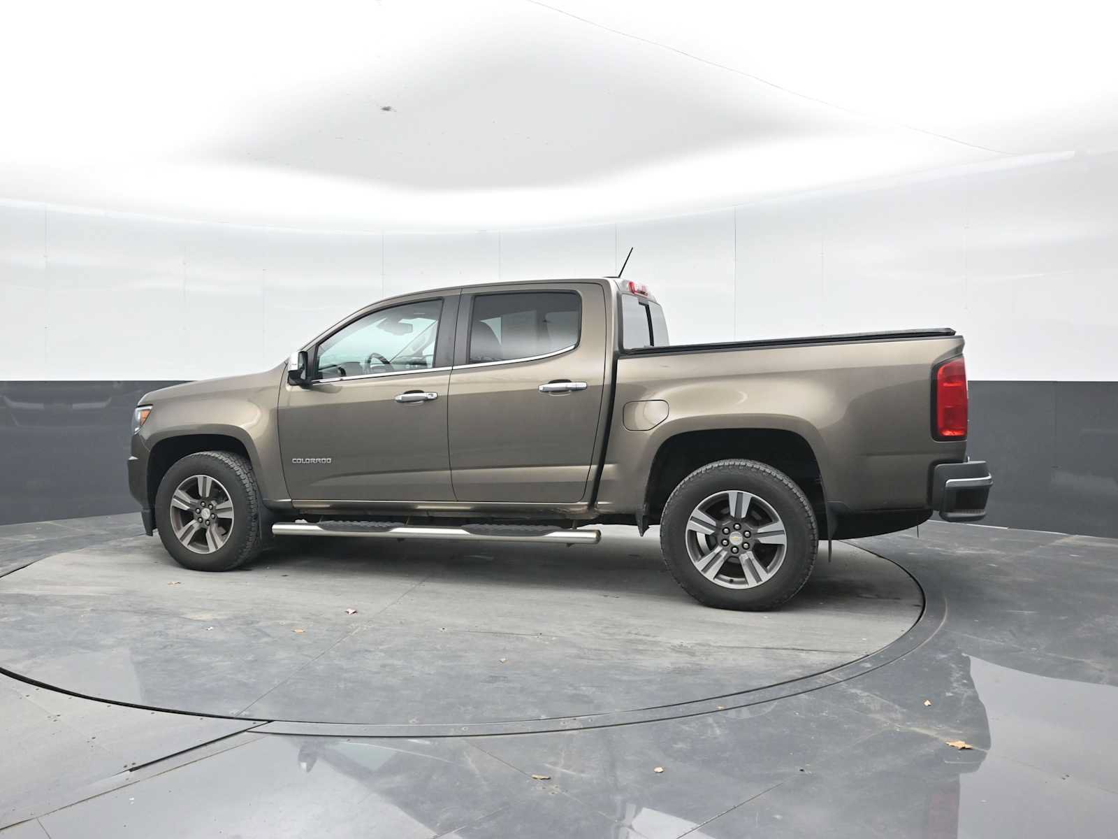 Used 2016 Chevrolet Colorado LT w/ Luxury Package, Chrome AWD/4WD image 3