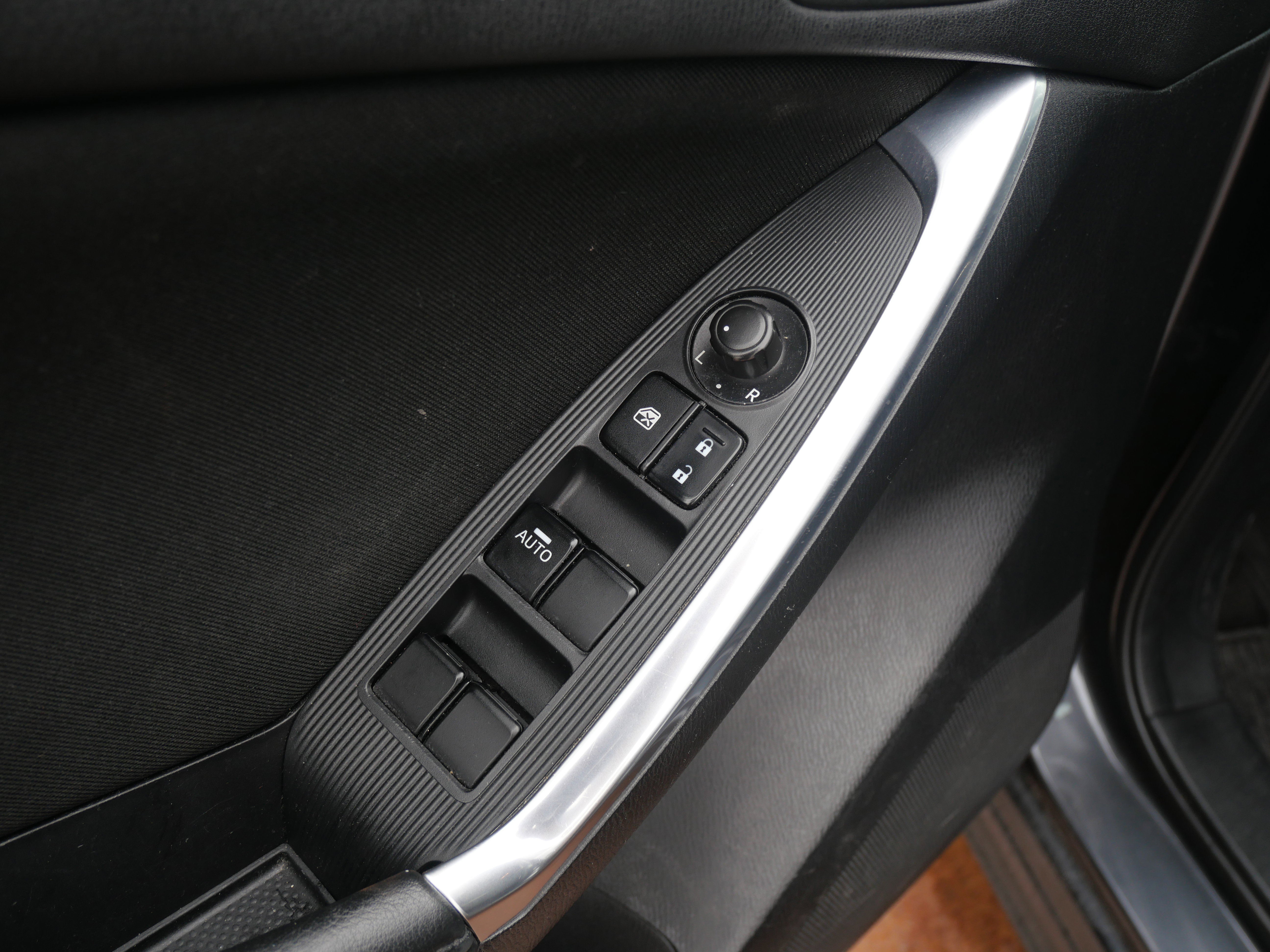 Used 2015 MAZDA CX-5 Touring image 7