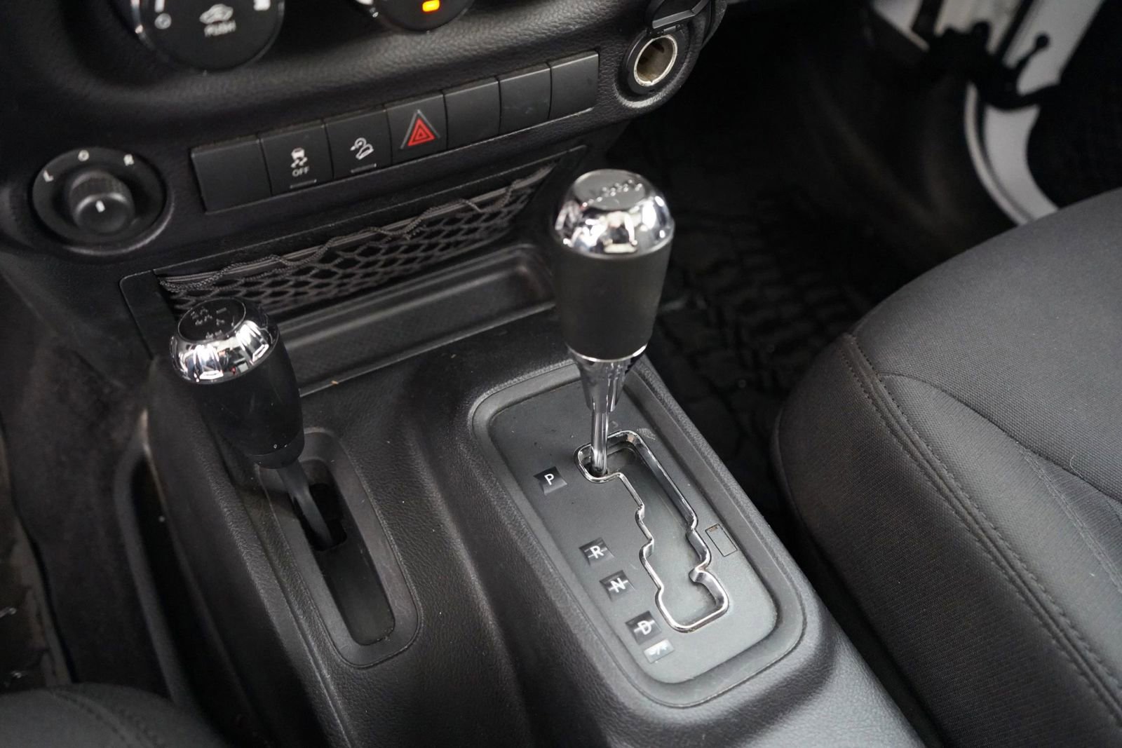 Used 2015 Jeep Wrangler Unlimited Sport image 13