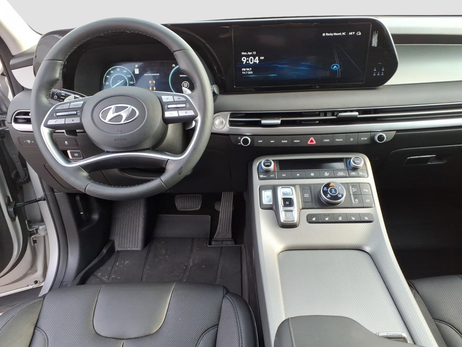 Used 2024 Hyundai Palisade SEL w/ Premium Package image 12