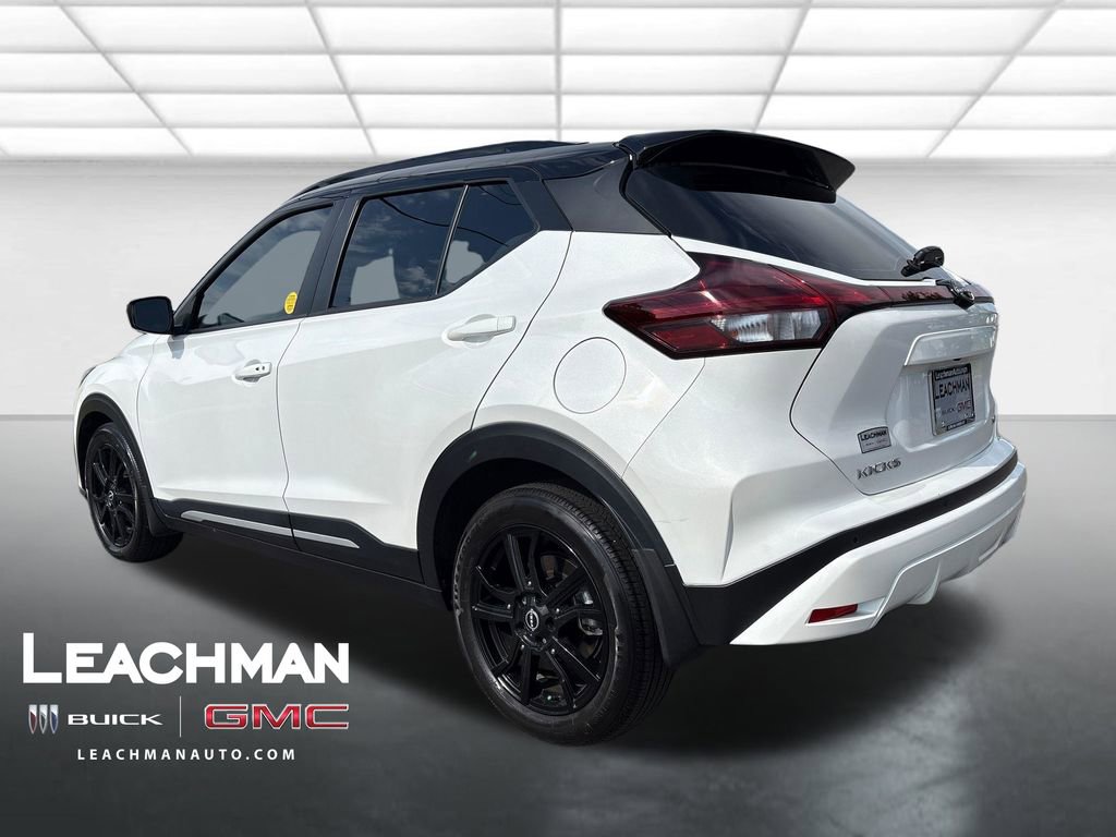 Used 2023 Nissan Kicks SR w/ SR PREMIUM PACKAGE w/ SR Premium Package FWD image 6