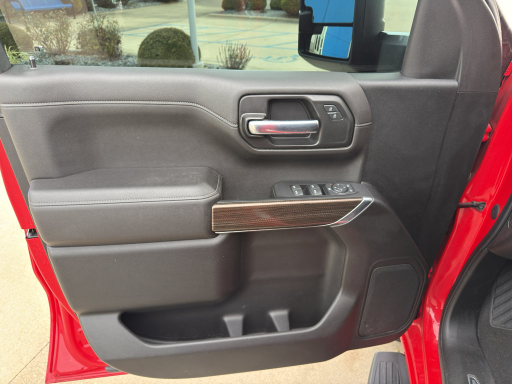 Used 2021 Chevrolet Silverado 1500 RST w/ LPO, Blackout Package AWD/4WD image 11