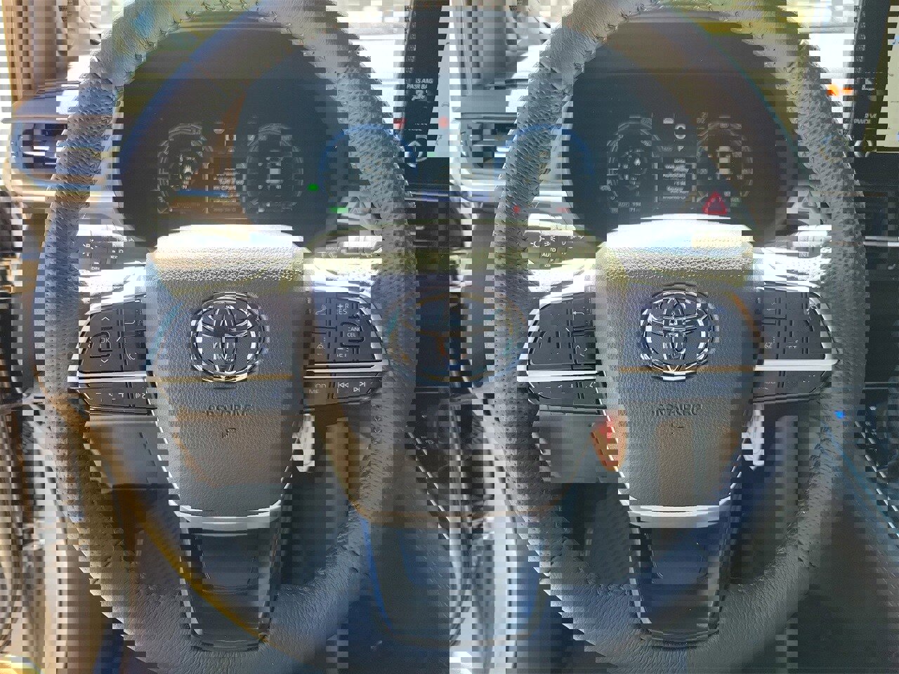 Used 2025 Toyota Sienna Limited image 19