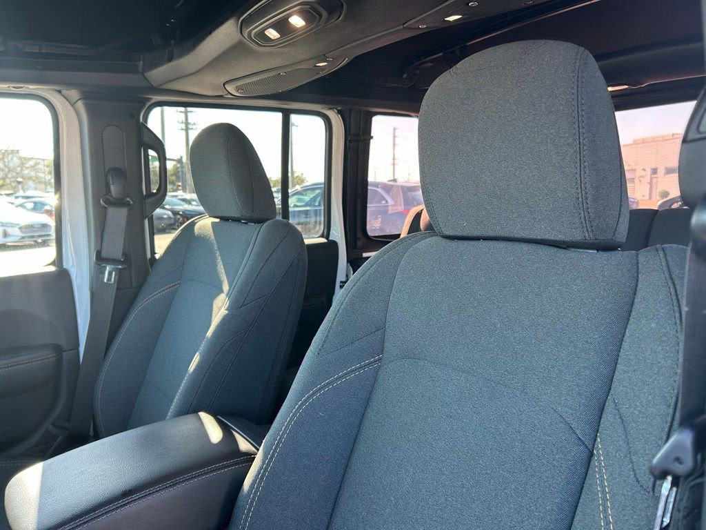 Used 2024 Jeep Wrangler Sahara image 20
