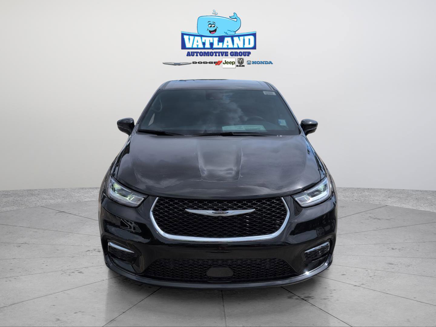 New 2026 Chrysler Pacifica Select image 2