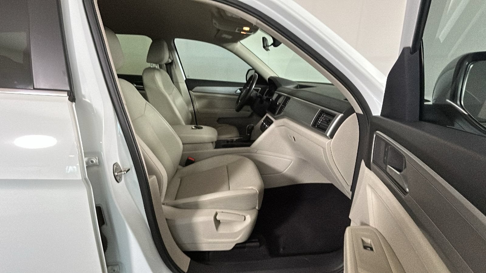 Used 2018 Volkswagen Atlas SE AWD/4WD image 36