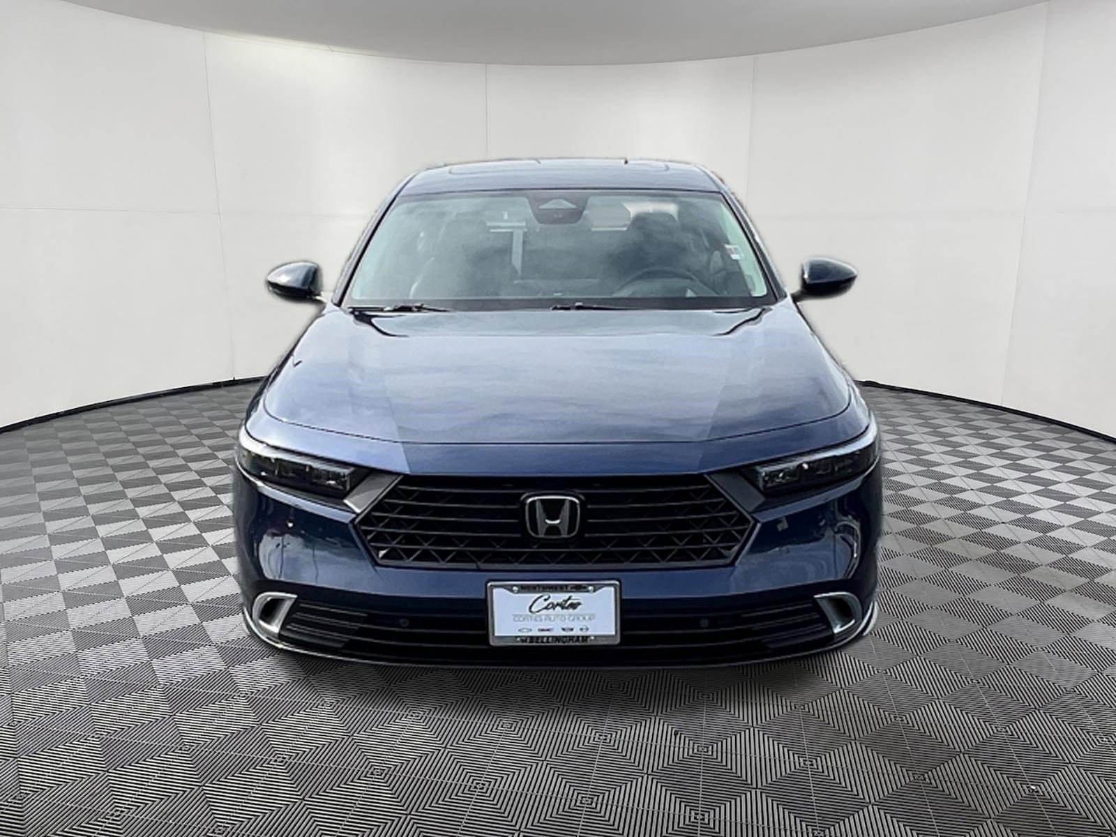 Used 2024 Honda Accord Touring image 2