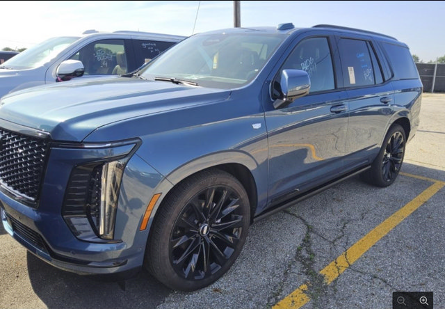 Used 2025 Cadillac Escalade Sport Platinum AWD/4WD image 1