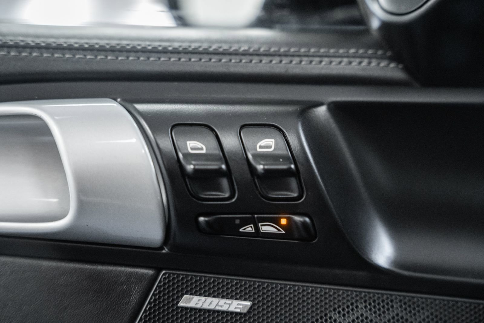 Used 2011 Porsche 911 Turbo S image 35