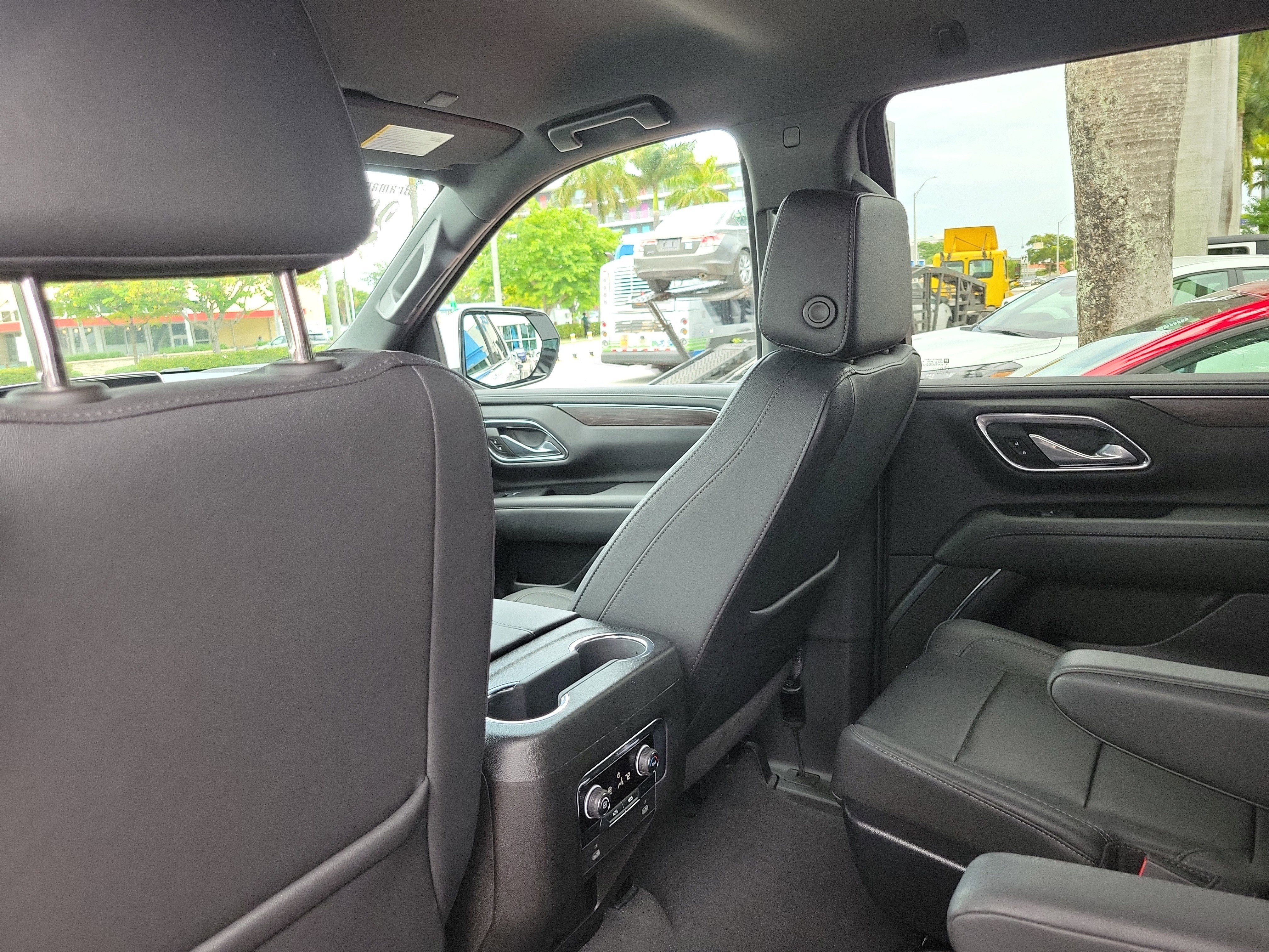 Used 2024 Chevrolet Tahoe LT RWD image 11
