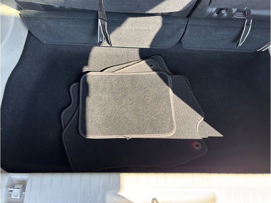 Used 2020 Chrysler Pacifica Touring-L FWD image 43