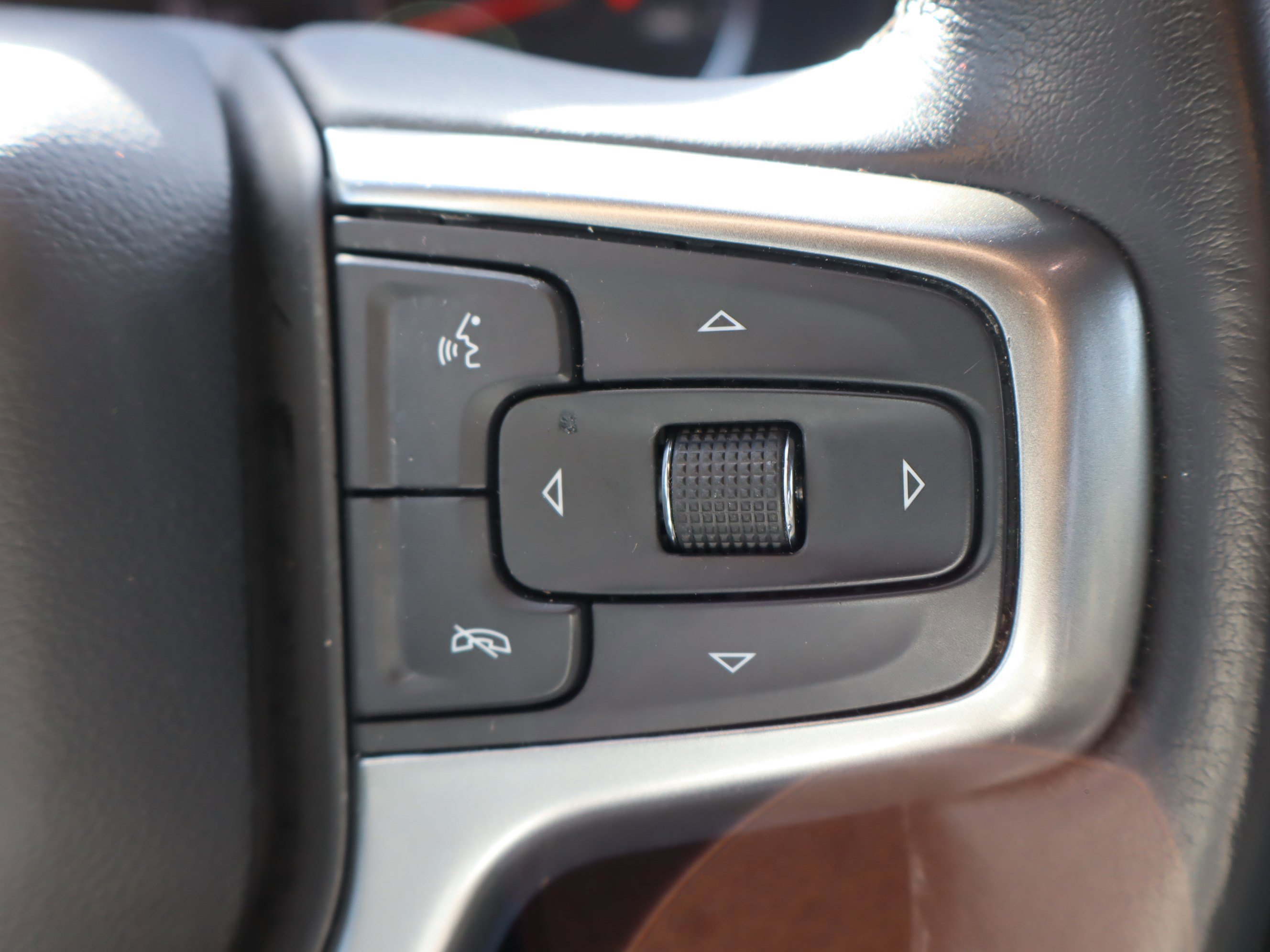 Used 2021 Chevrolet Tahoe LS image 23