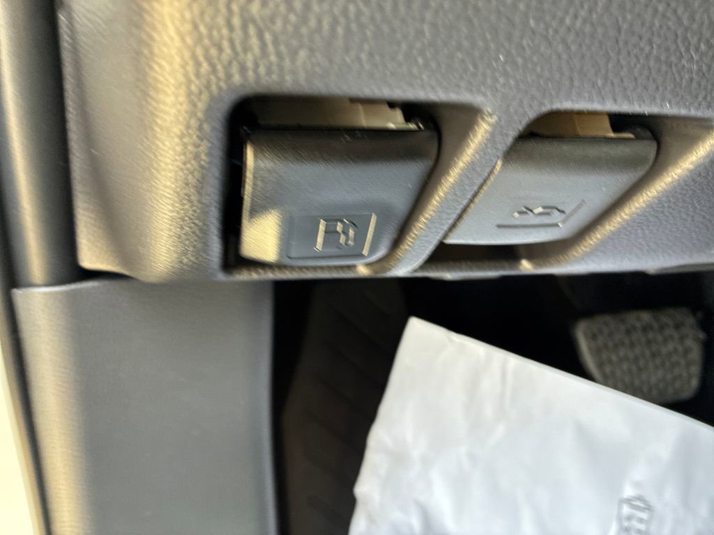 New 2025 Toyota RAV4 XLE image 38