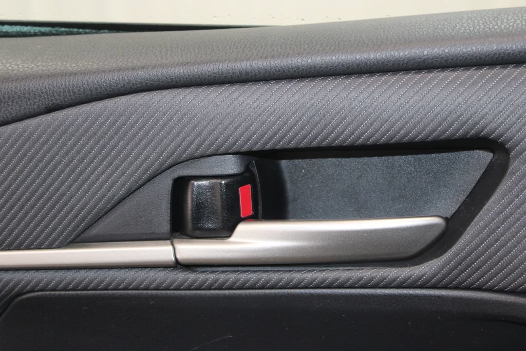 Used 2025 Toyota Camry SE FWD image 34