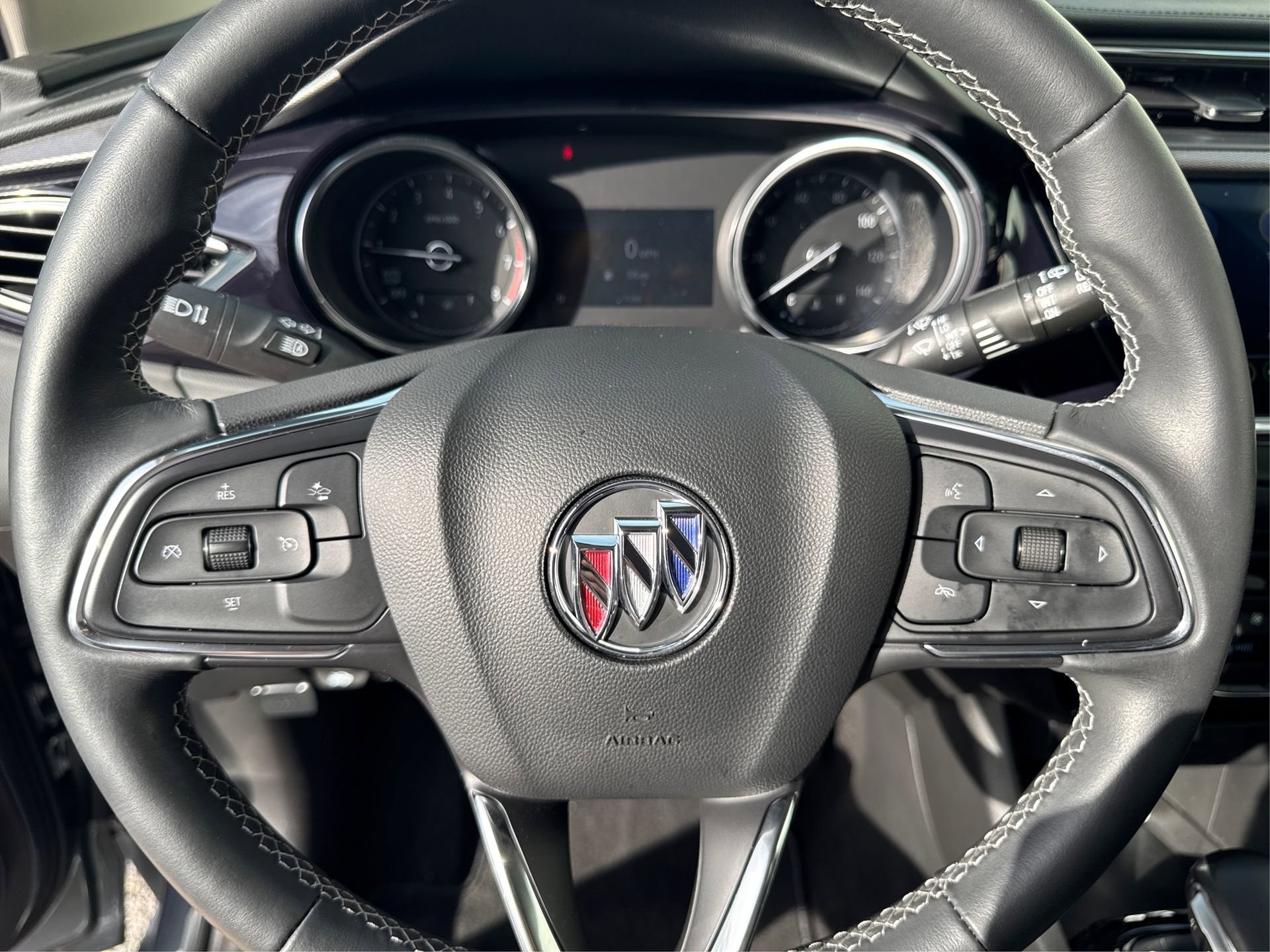 Used 2023 Buick Encore GX Select w/ Sport Touring Package image 22