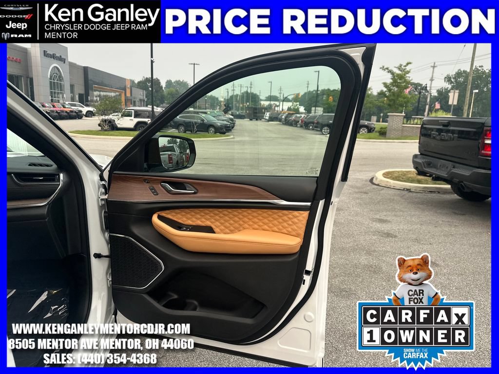 Certified 2025 Jeep Grand Cherokee L Summit w/ Advanced Protech Group IV AWD/4WD image 27