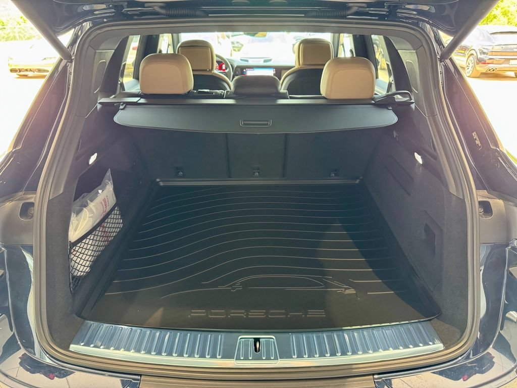 New 2026 Porsche Cayenne AWD/4WD image 14