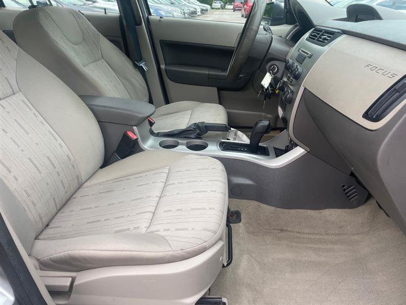 Used 2008 Ford Focus SE FWD image 12