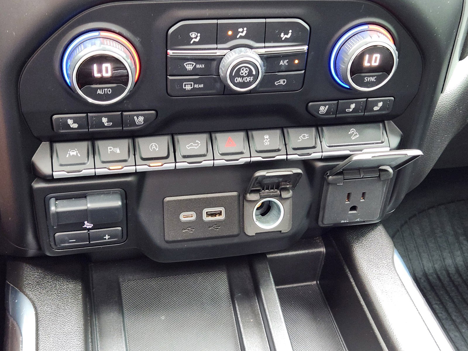 Used 2021 Chevrolet Silverado 1500 LTZ w/ LTZ Premium Texas Edition image 15