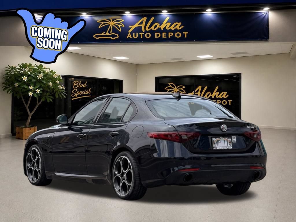 Used 2022 Alfa Romeo Giulia Ti RWD image 3