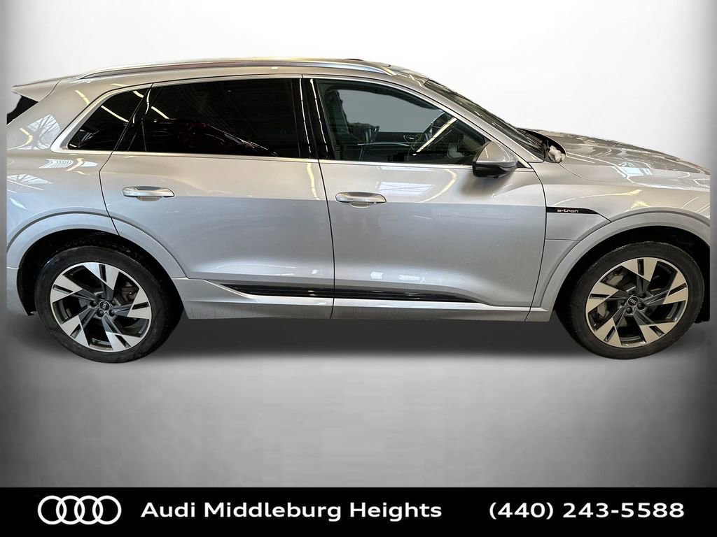 Used 2021 Audi e-tron Premium Plus w/ Premium Plus Package image 10