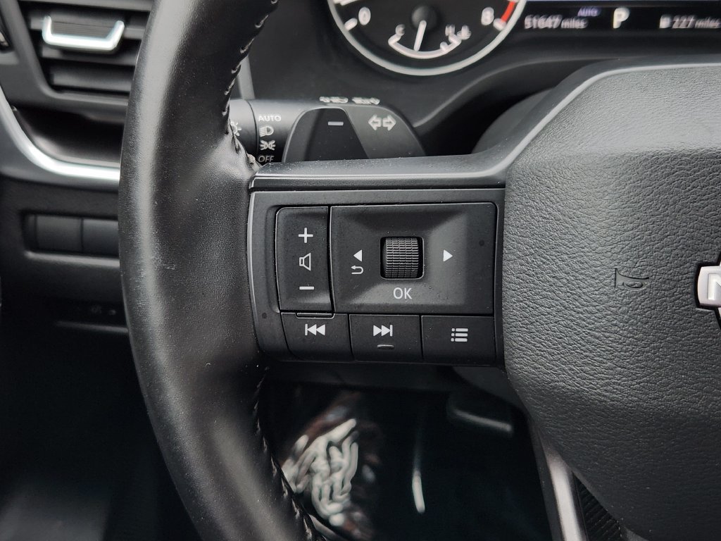 Used 2025 Nissan Rogue SV AWD/4WD image 17