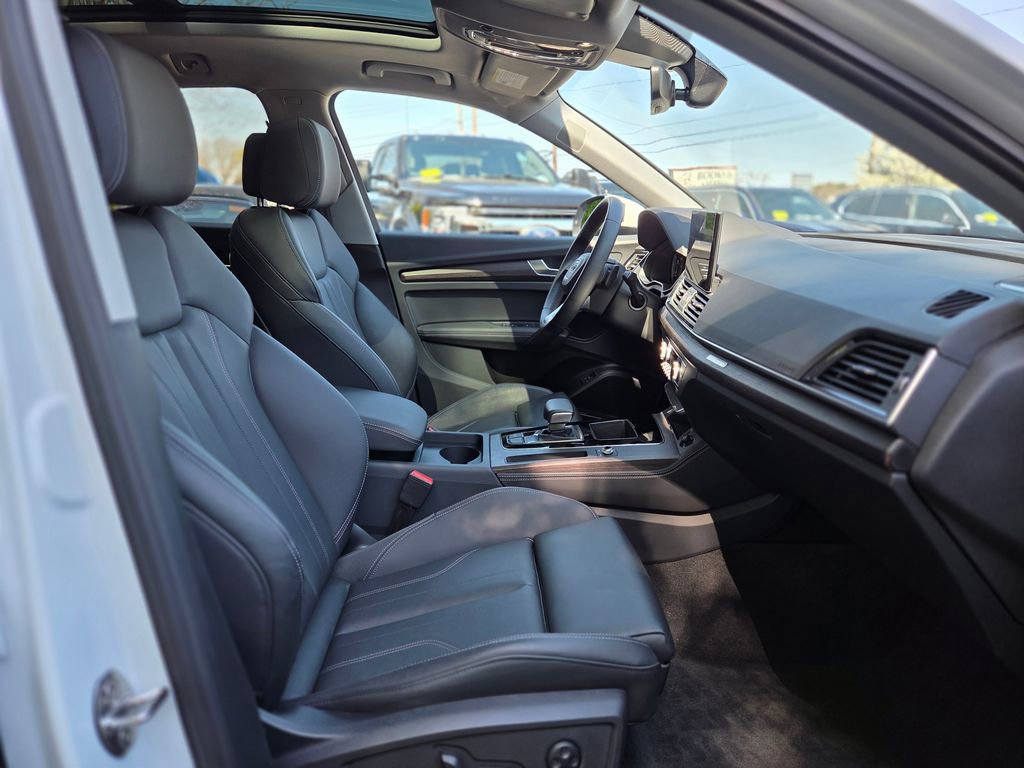 Used 2025 Audi Q5 e Premium Plus w/ Premium Plus Package AWD/4WD image 27