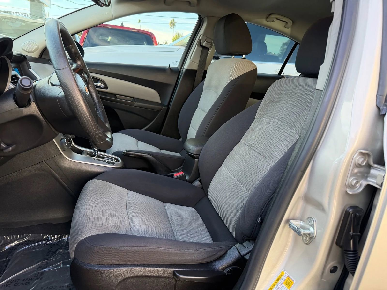 Used 2014 Chevrolet Cruze LS image 31