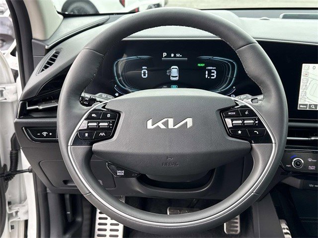 Certified 2025 Kia Niro SX Touring image 19