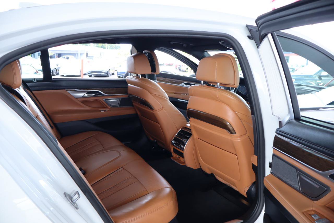 Used 2016 BMW 750i RWD image 34