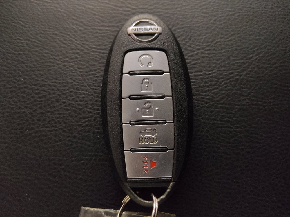 Used 2020 Nissan Pathfinder SL FWD image 32