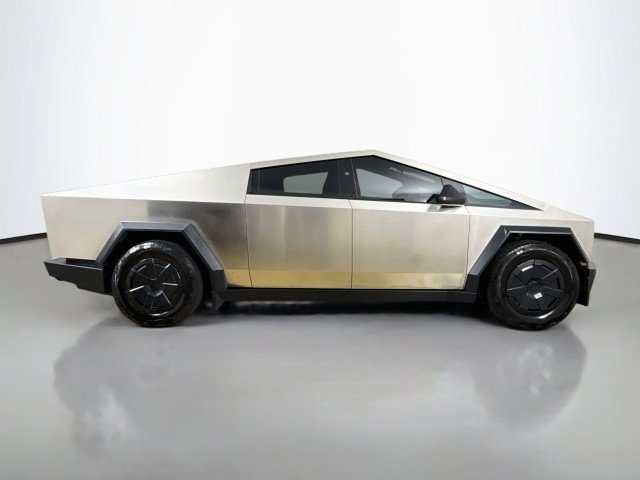 Used 2024 Tesla Cybertruck AWD Crew Cab image 8