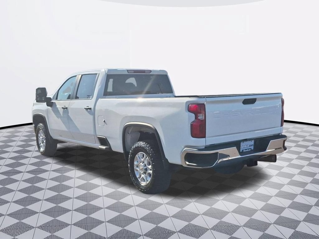 Used 2022 Chevrolet Silverado 2500 LT w/ Fleet Comfort Package AWD/4WD image 4
